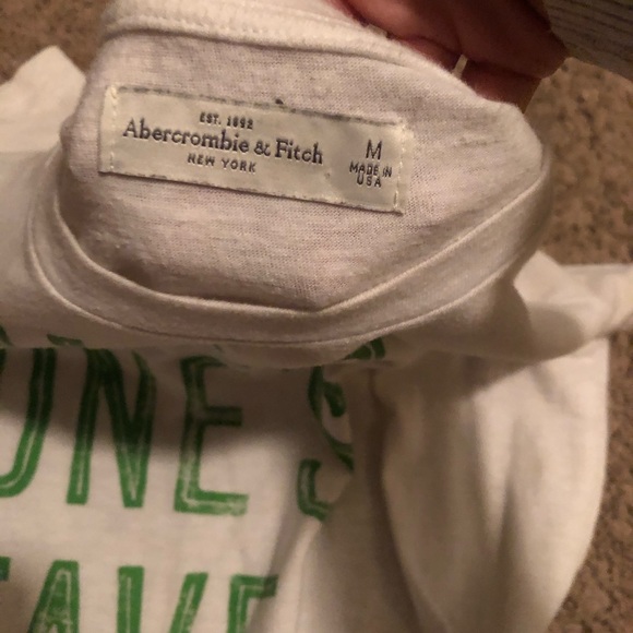 Abercrombie & Fitch T-shirt - Picture 2 of 2